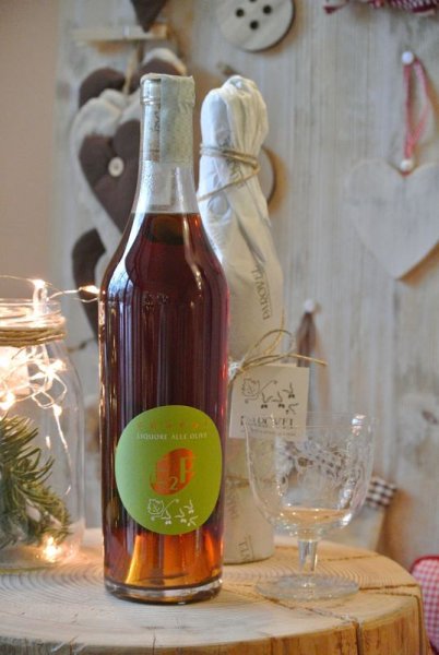 2. 2018 Parovel liquore olive deluxe trieste